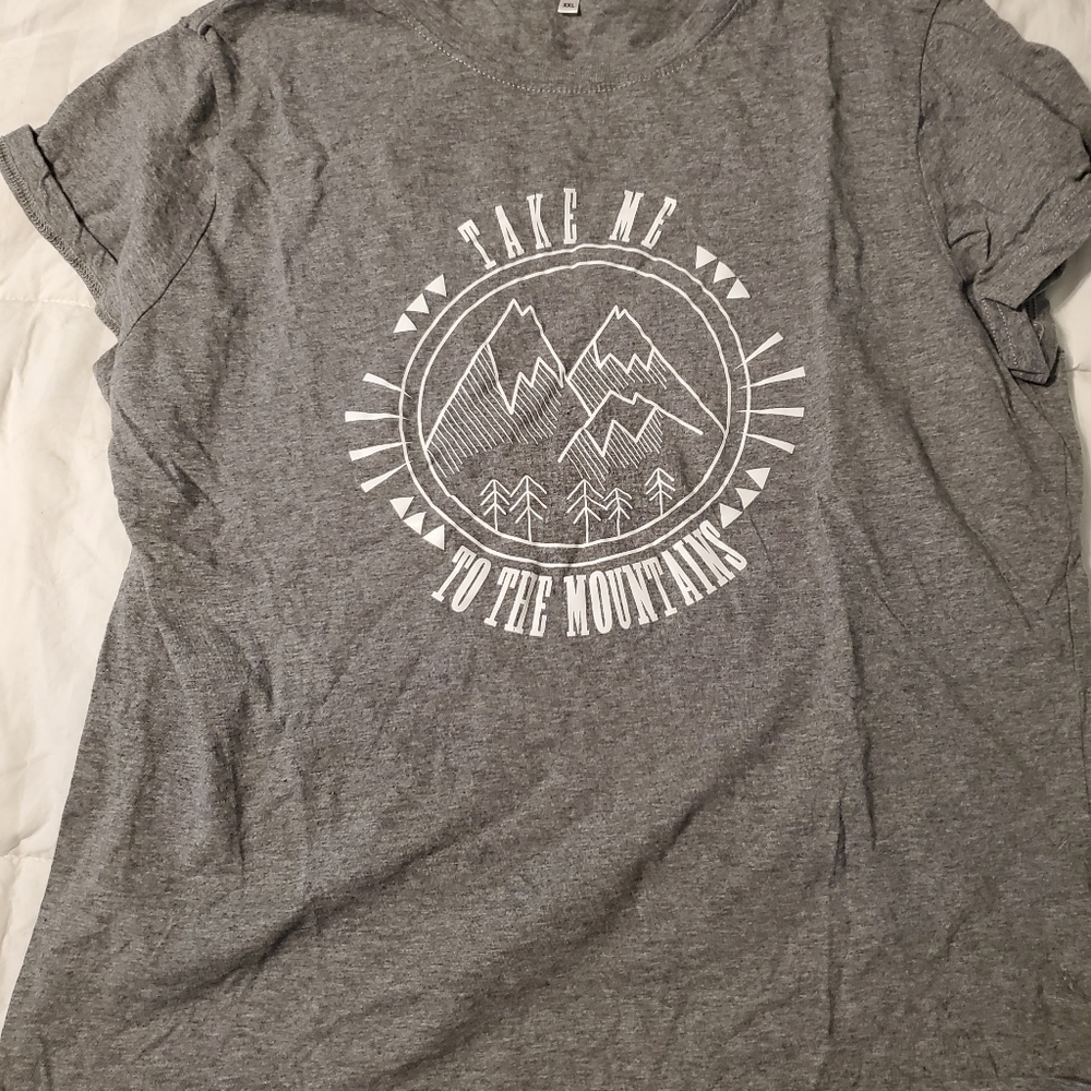 Graphic tee